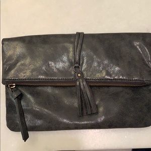 Lucky clutch with tassel